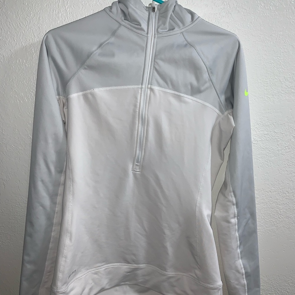 Nike Pro Windbreaker Hoodie